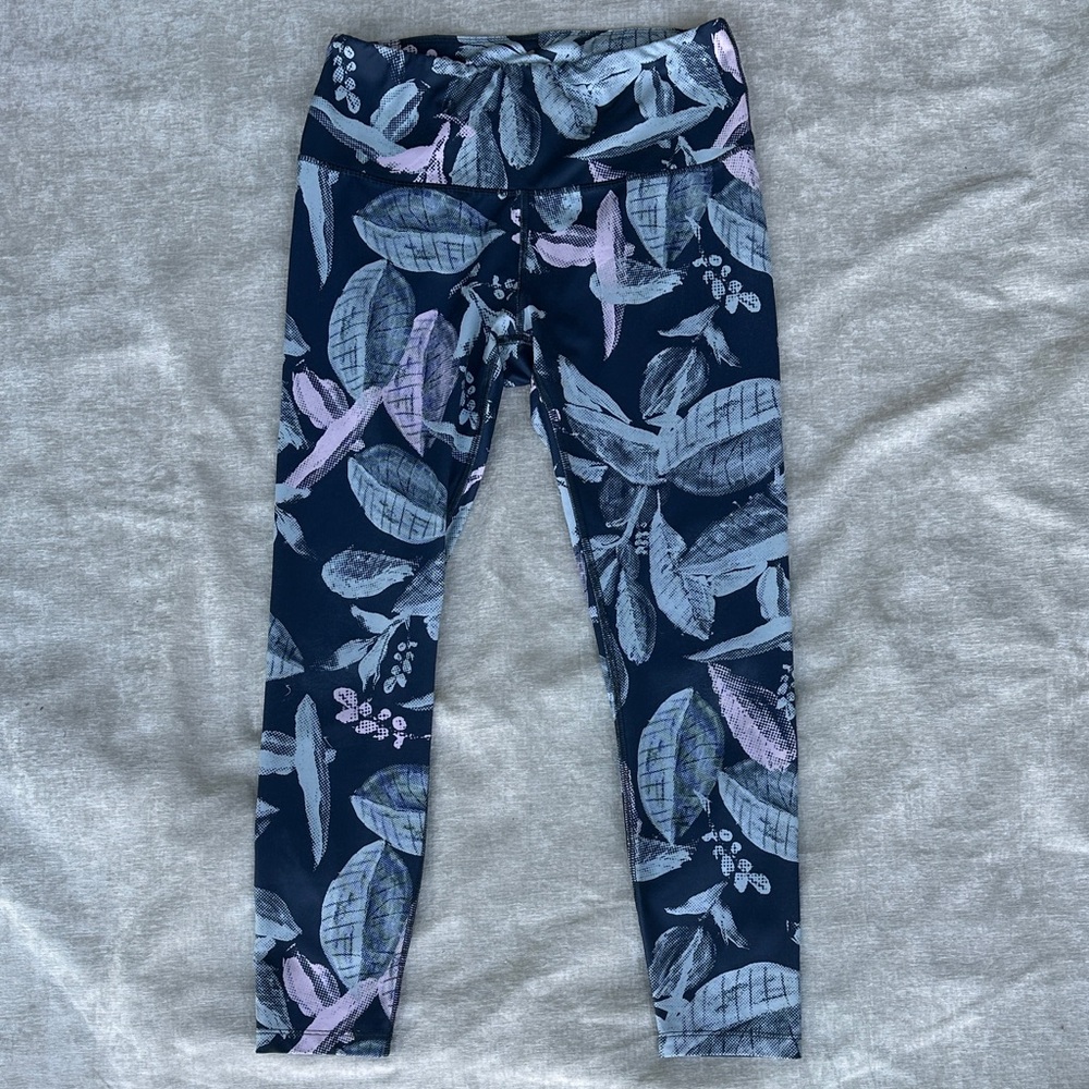 Blue Floral Capri Leggings Women’s Size M